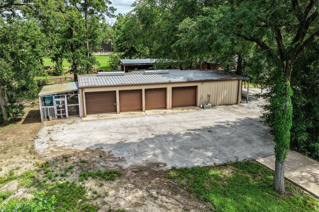 1726 I-45 N, Huntsville, TX 77320