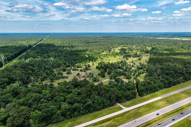 1726 I-45 N, Huntsville, TX 77320
