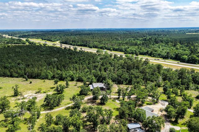 1726 I-45 N, Huntsville, TX 77320