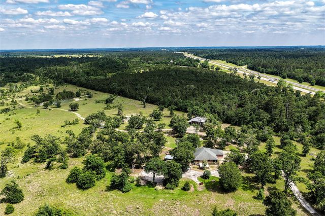 1726 I-45 N, Huntsville, TX 77320