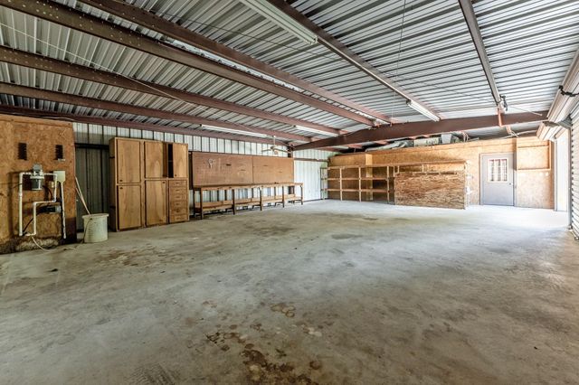 1726 I-45 N, Huntsville, TX 77320