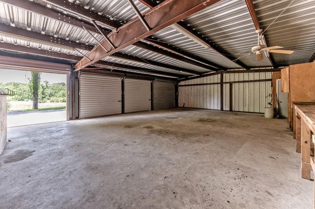 1726 I-45 N, Huntsville, TX 77320
