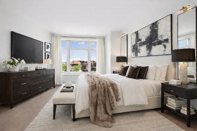 100 Lovejoy Wharf 4J, Boston, MA 02114