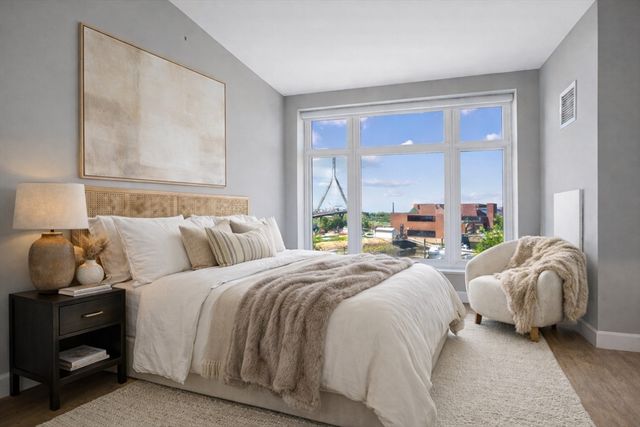 100 Lovejoy Wharf 4J, Boston, MA 02114