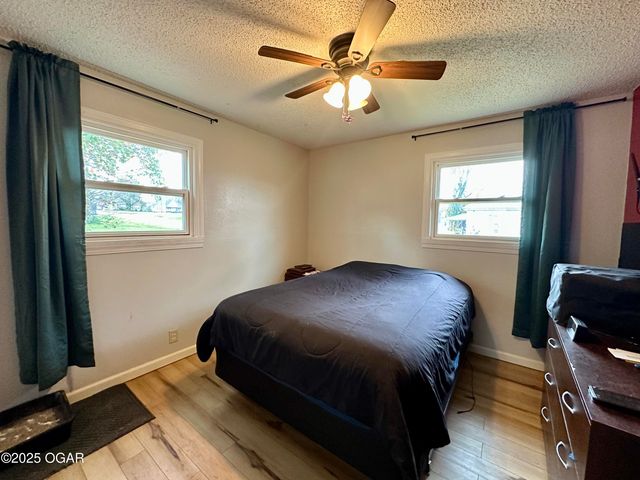 201 N Bobbie Smith Street, Diamond, MO 64840