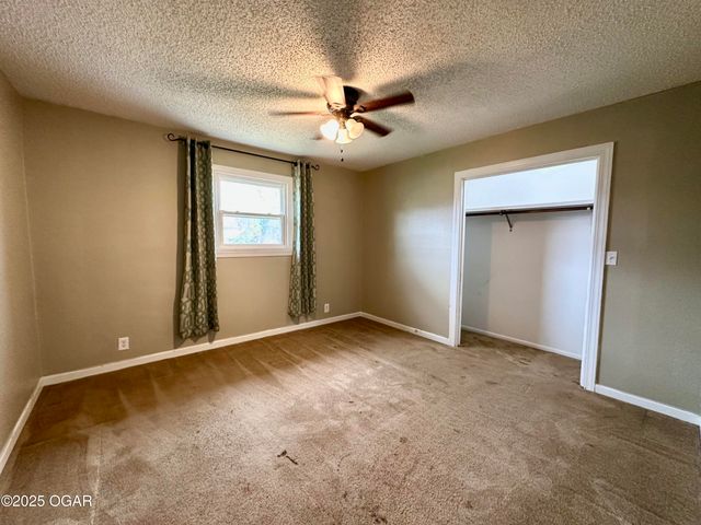 201 N Bobbie Smith Street, Diamond, MO 64840