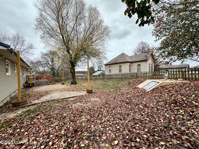 201 N Bobbie Smith Street, Diamond, MO 64840