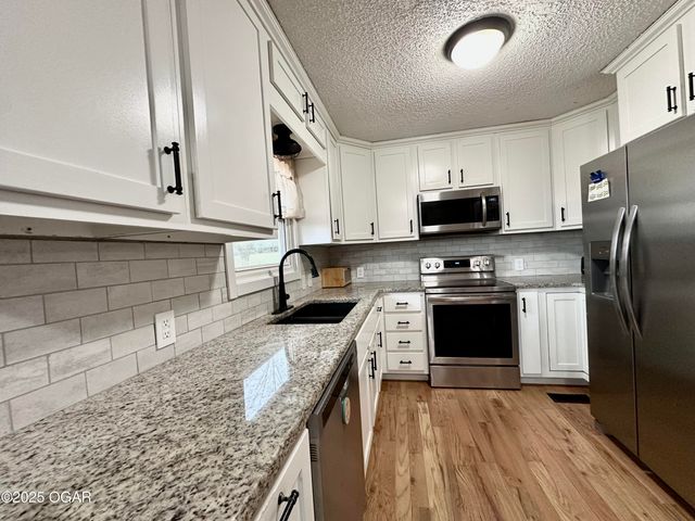 201 N Bobbie Smith Street, Diamond, MO 64840