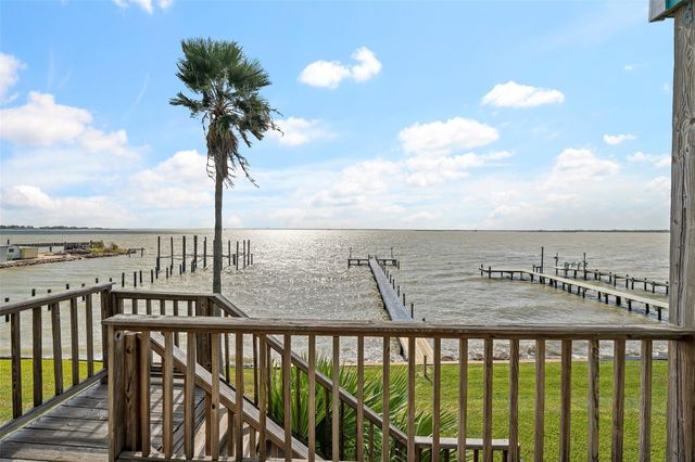 1315 Edwards Drive, Dickinson, TX 77539