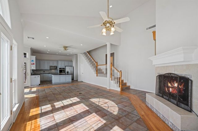 1315 Edwards Drive, Dickinson, TX 77539