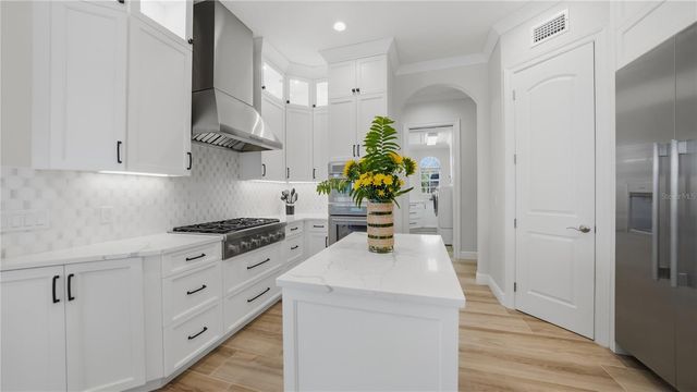 7637 COVE TERRACE, Sarasota, FL 34231