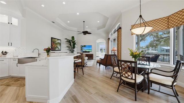 7637 COVE TERRACE, Sarasota, FL 34231