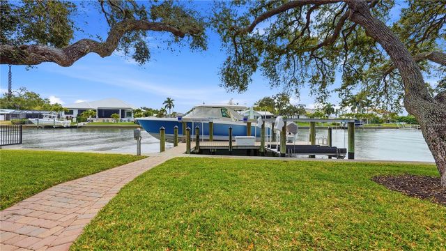 7637 COVE TERRACE, Sarasota, FL 34231