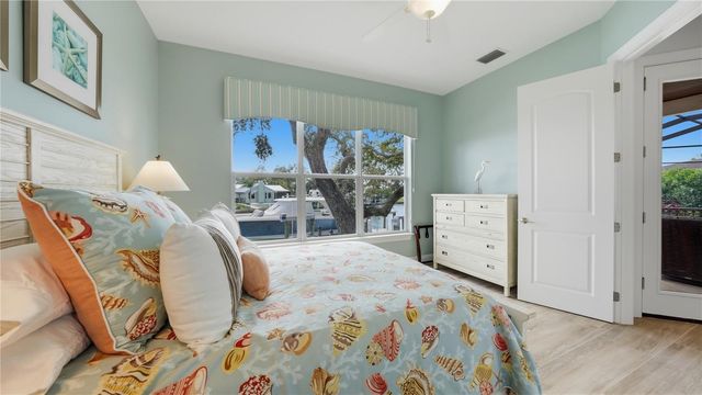 7637 COVE TERRACE, Sarasota, FL 34231