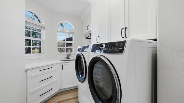 7637 COVE TERRACE, Sarasota, FL 34231