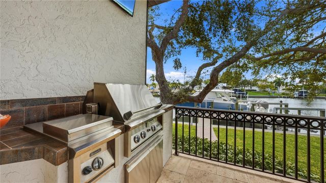 7637 COVE TERRACE, Sarasota, FL 34231