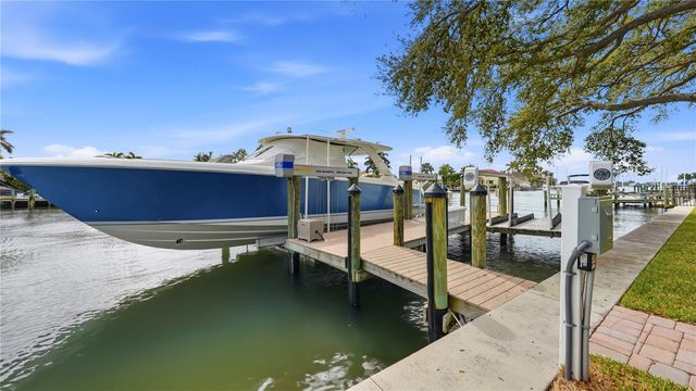7637 COVE TERRACE, Sarasota, FL 34231