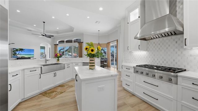 7637 COVE TERRACE, Sarasota, FL 34231