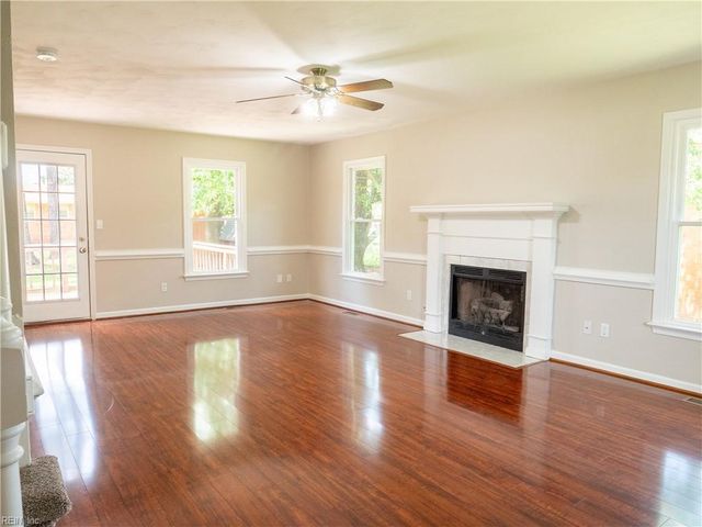 400 Fernwood Farms RD, Chesapeake, VA 23320