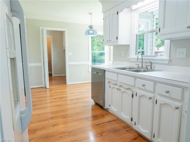 400 Fernwood Farms RD, Chesapeake, VA 23320
