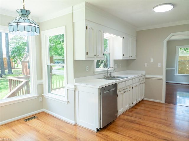 400 Fernwood Farms RD, Chesapeake, VA 23320