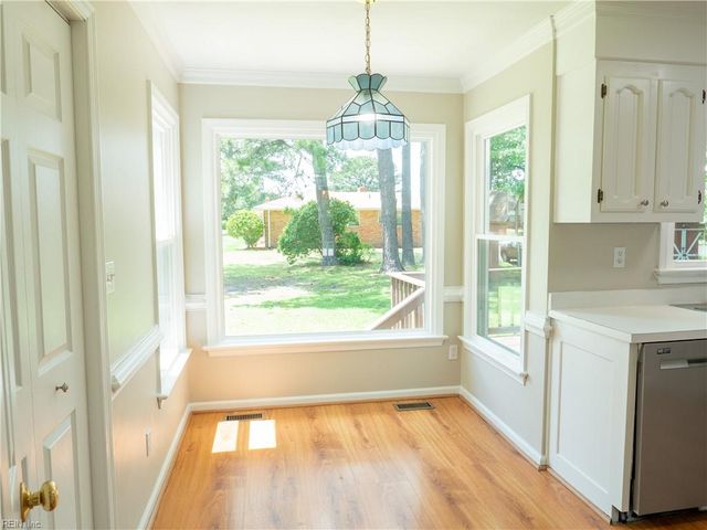 400 Fernwood Farms RD, Chesapeake, VA 23320
