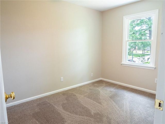 400 Fernwood Farms RD, Chesapeake, VA 23320