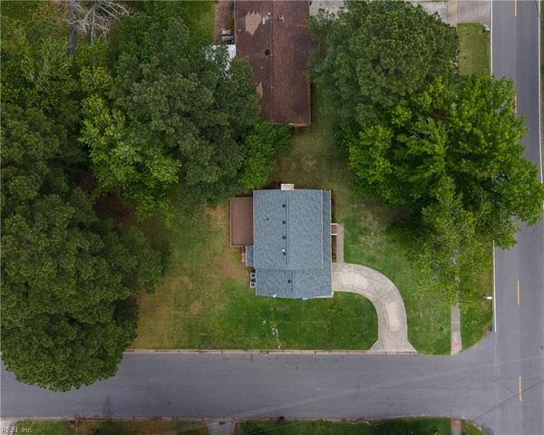 400 Fernwood Farms RD, Chesapeake, VA 23320