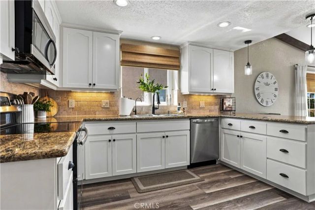 22336 Loch Lomond, Canyon Lake, CA 92587