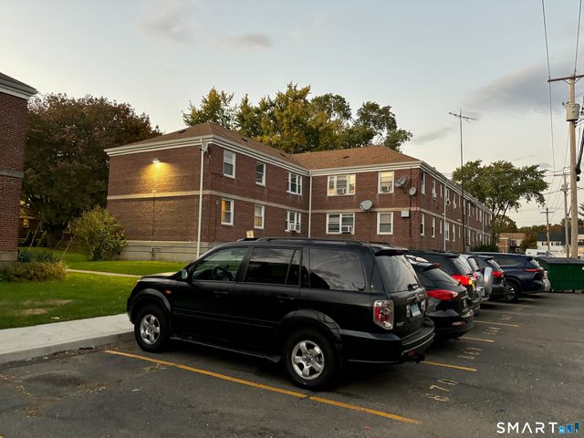 325 North Bishop Avenue 18, Bridgeport, CT 06610