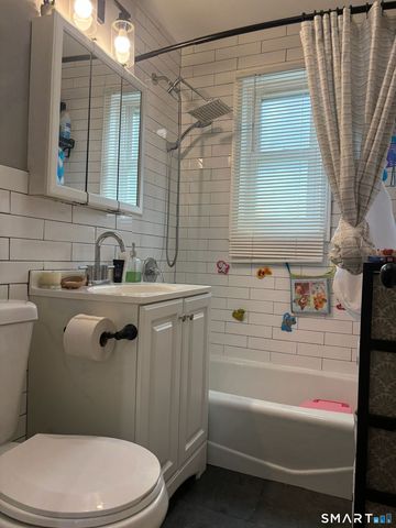 325 North Bishop Avenue 18, Bridgeport, CT 06610