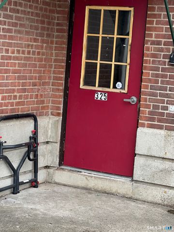 325 North Bishop Avenue 18, Bridgeport, CT 06610