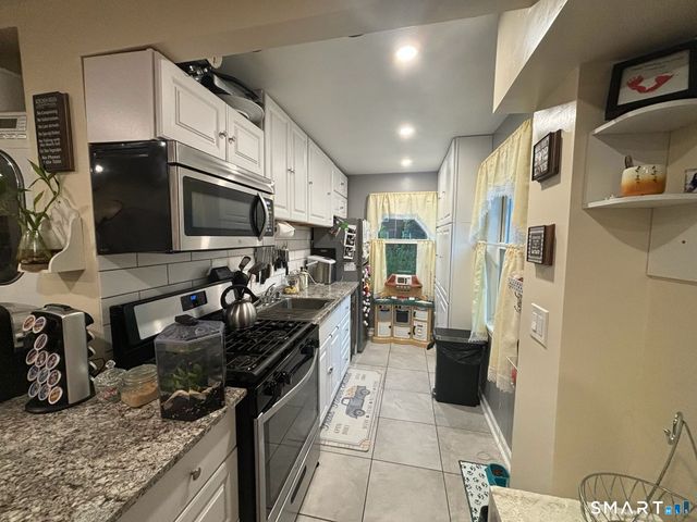 325 North Bishop Avenue 18, Bridgeport, CT 06610