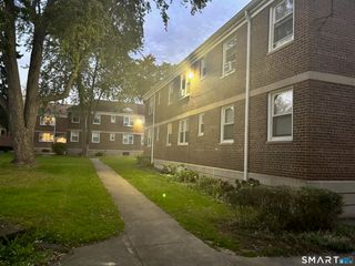 325 North Bishop Avenue 18, Bridgeport, CT 06610
