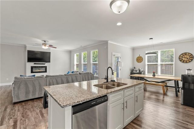 180 Sophie Circle, Locust Grove, GA 30248