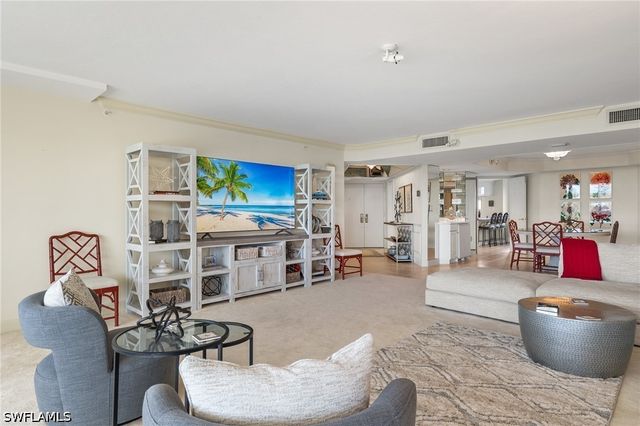6849 Grenadier BLVD 201, Naples, FL 34108