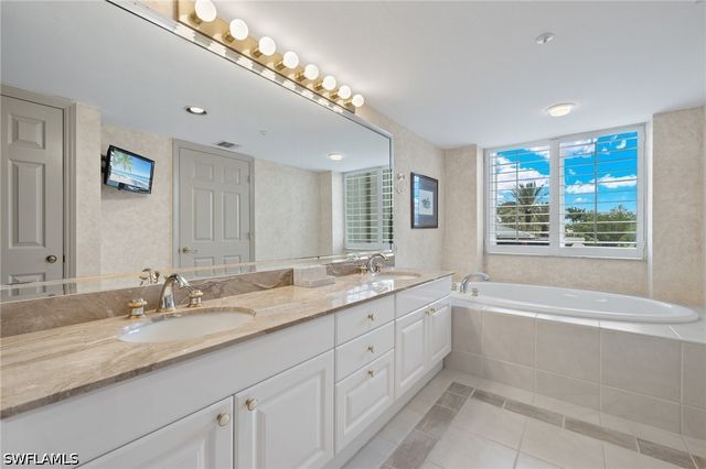6849 Grenadier BLVD 201, Naples, FL 34108