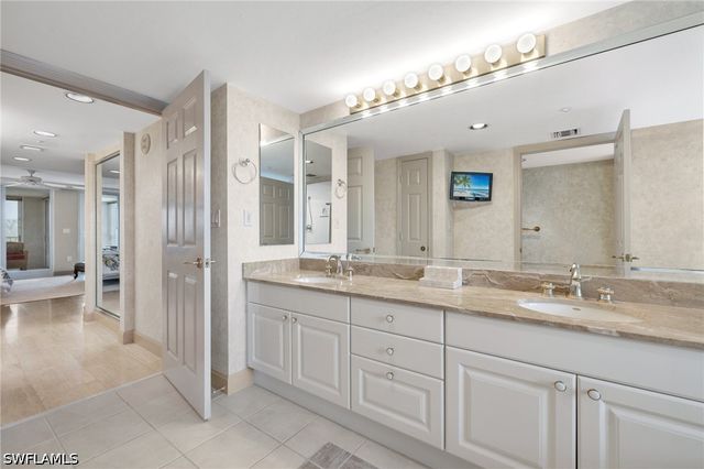 6849 Grenadier BLVD 201, Naples, FL 34108
