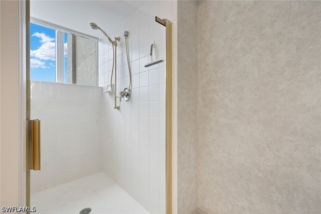 6849 Grenadier BLVD 201, Naples, FL 34108