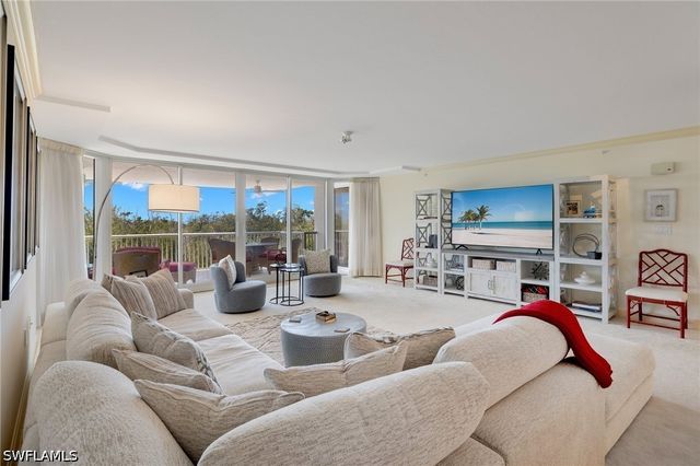 6849 Grenadier BLVD 201, Naples, FL 34108