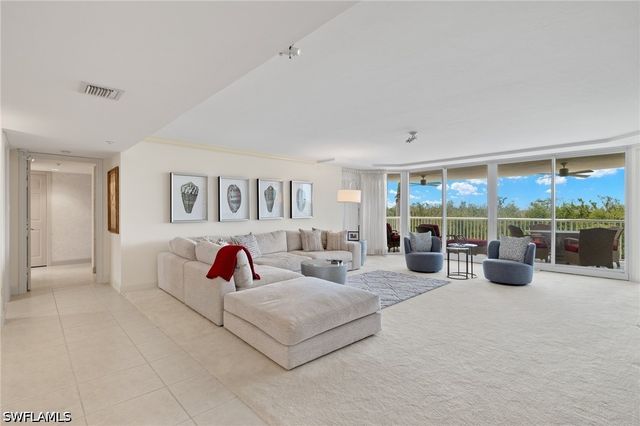 6849 Grenadier BLVD 201, Naples, FL 34108