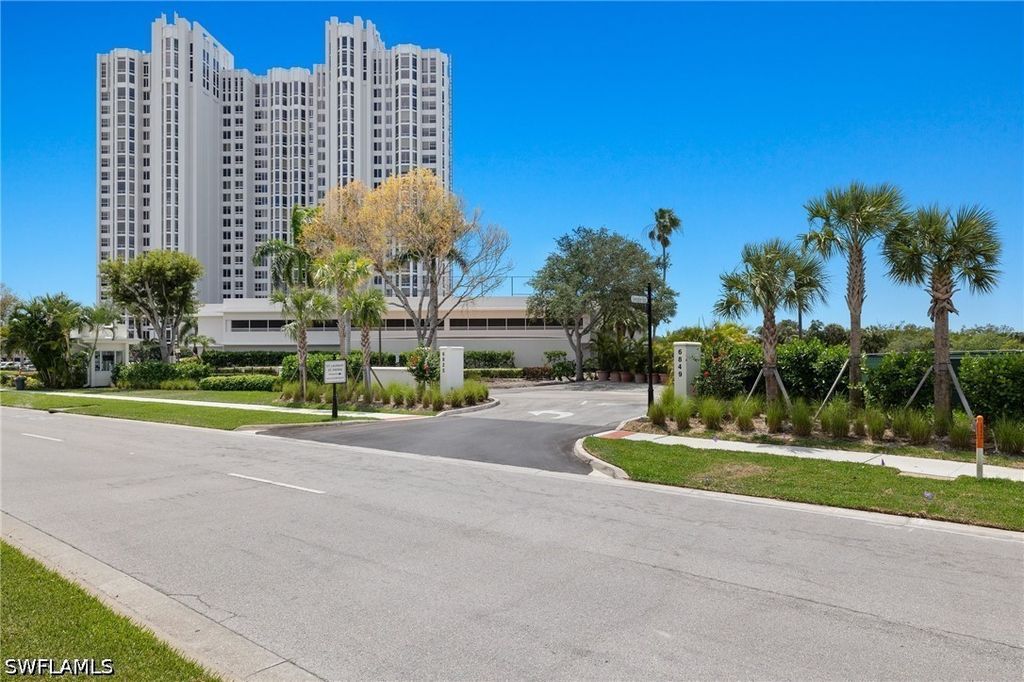 6849 Grenadier BLVD 201, Naples, FL 34108