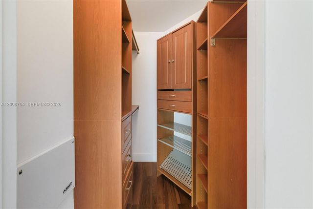 1900 N Bayshore Dr 3707, Miami, FL 33132