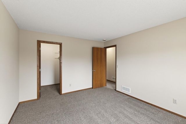 7948 Charles Way, Inver Grove Heights, MN 55076