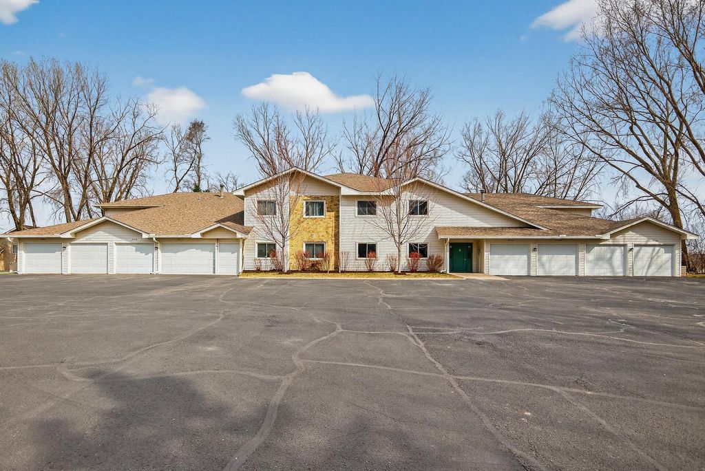 7948 Charles Way, Inver Grove Heights, MN 55076