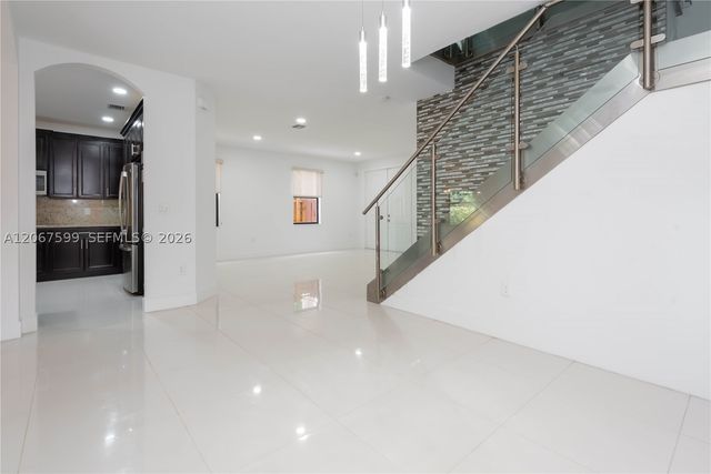 10235 NW 87th Ter, Doral, FL 33178