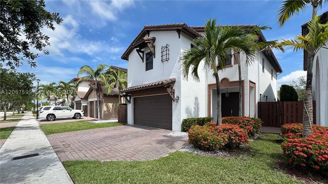 10235 NW 87th Ter, Doral, FL 33178