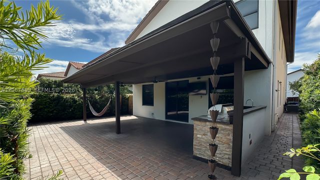 10235 NW 87th Ter, Doral, FL 33178