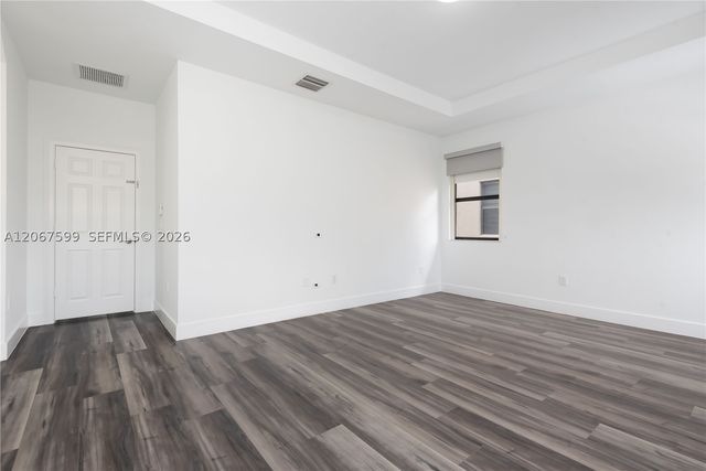 10235 NW 87th Ter, Doral, FL 33178