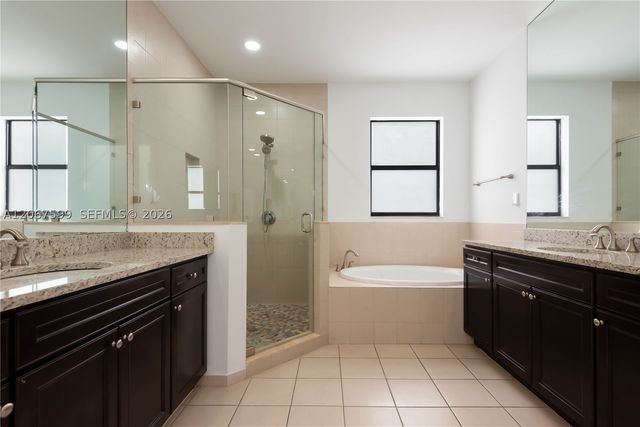 10235 NW 87th Ter, Doral, FL 33178